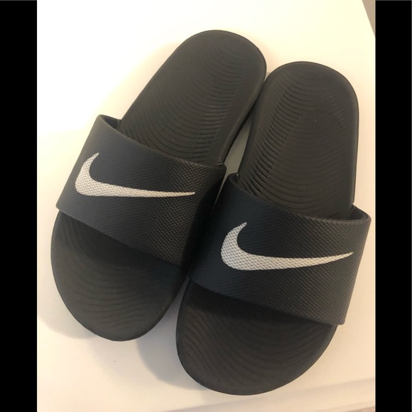 size 3 nike slides
